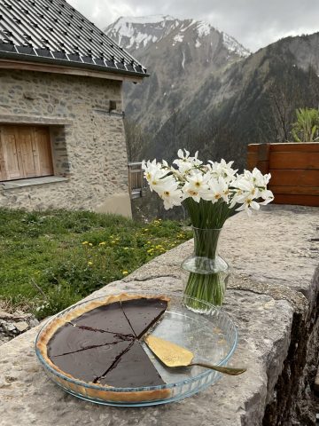 Auberge Gite de l’Eau Blanche dessert sur la terrasse