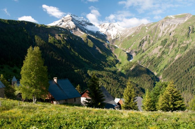 Au-dessus du village de Villard-Reymond